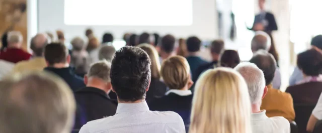 Umgang mit Stimmenthaltungen im Vereins- (und Gesellschafts-)recht